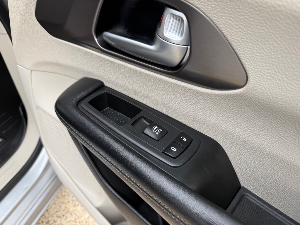 2018 Chrysler Pacifica Image 31