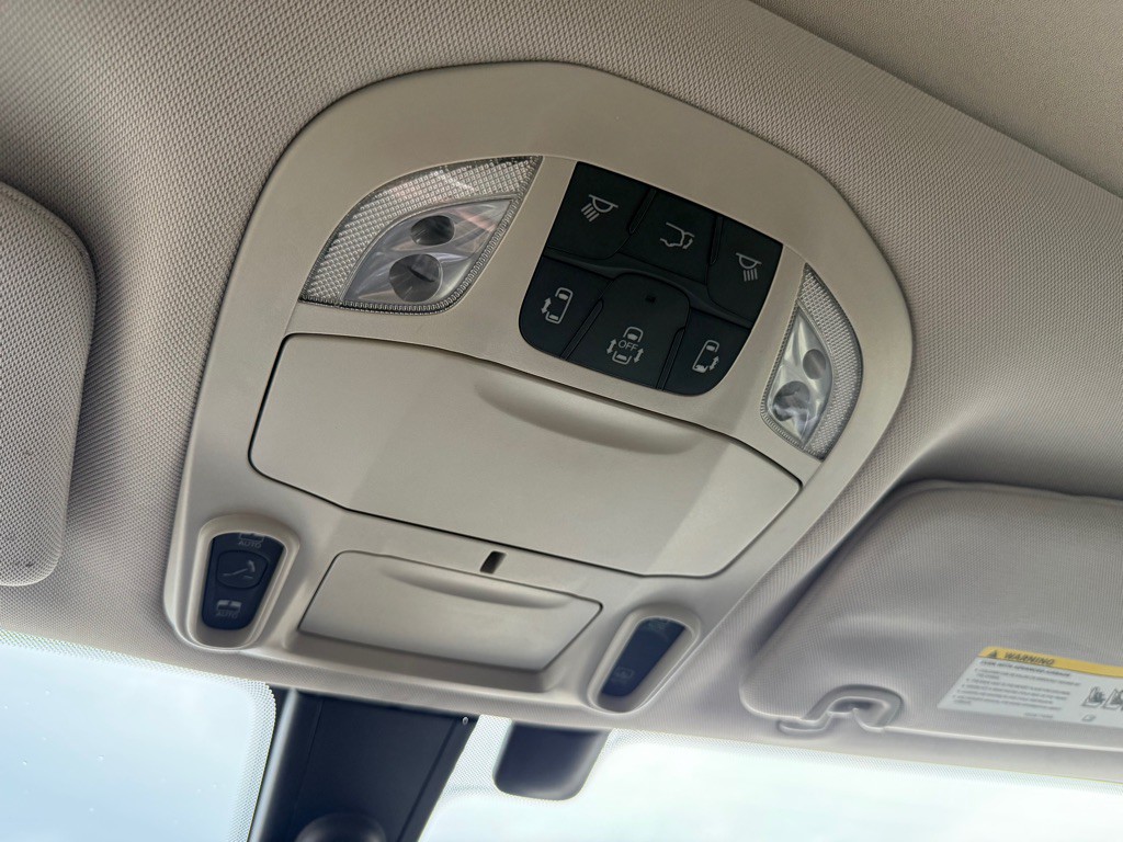 2018 Chrysler Pacifica Image 39