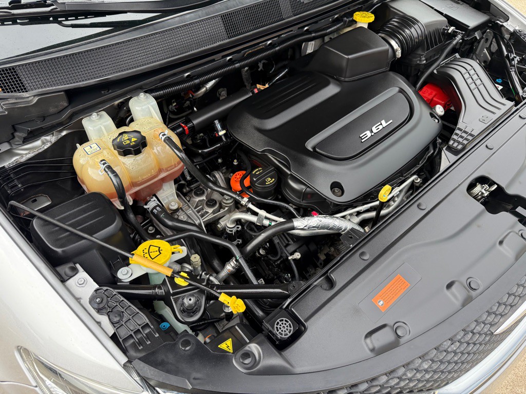 2018 Chrysler Pacifica Image 42