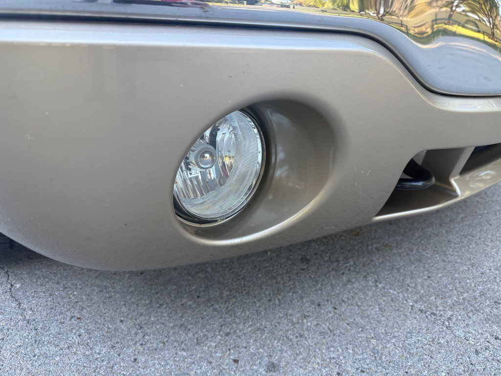 2004 GMC Sierra Image 3