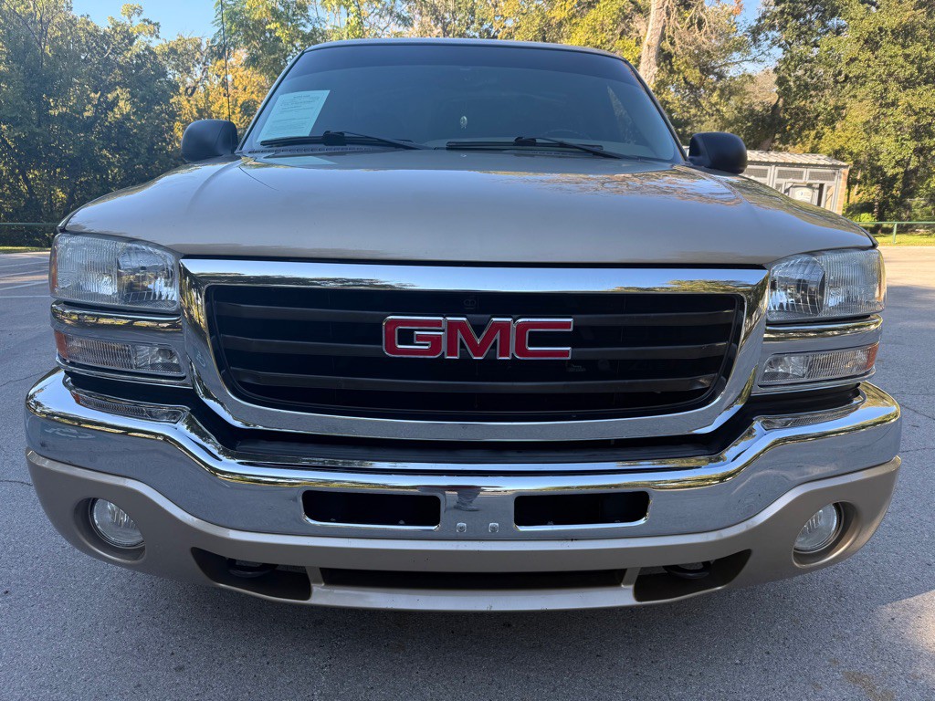 2004 GMC Sierra Image 4