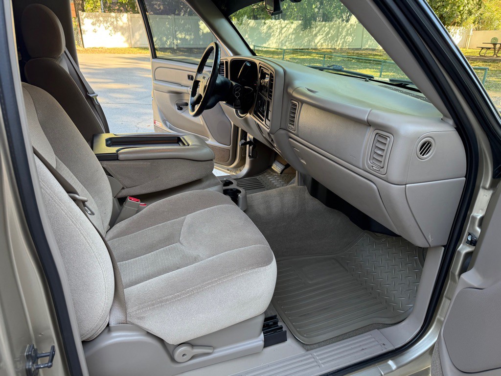 2004 GMC Sierra Image 36