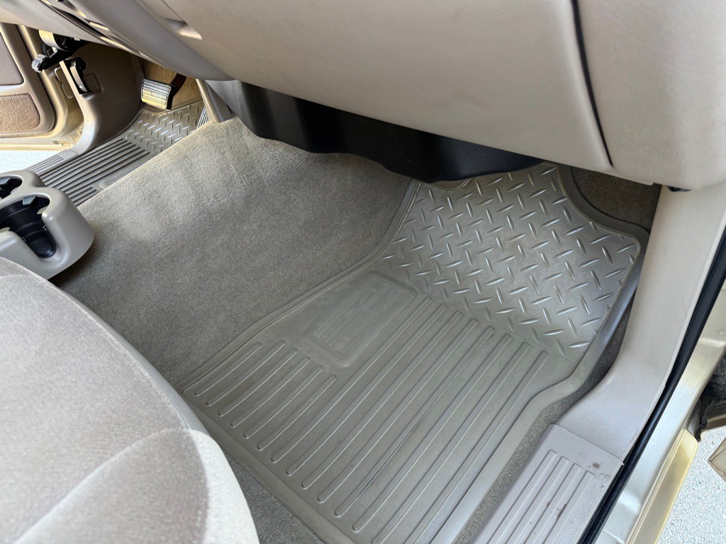 2004 GMC Sierra Image 38