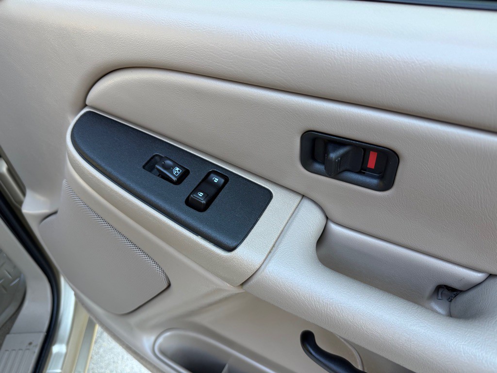 2004 GMC Sierra Image 44