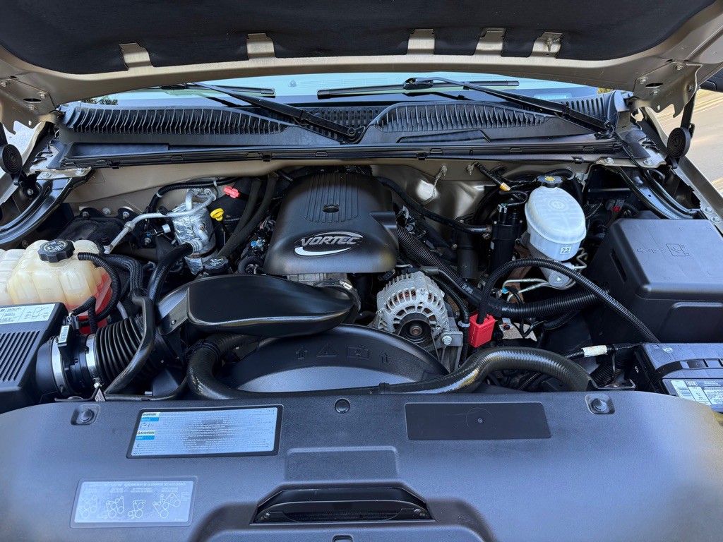 2004 GMC Sierra Image 45