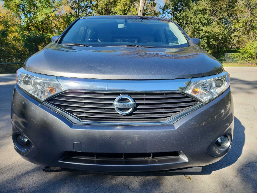 2017 Nissan Quest Image 2