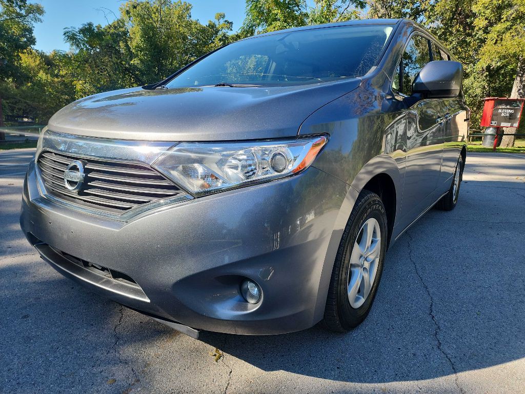 2017 Nissan Quest Image 3
