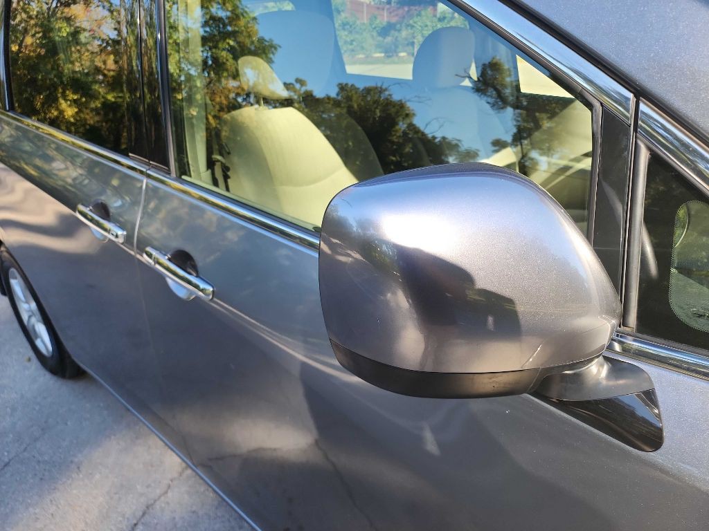 2017 Nissan Quest Image 11