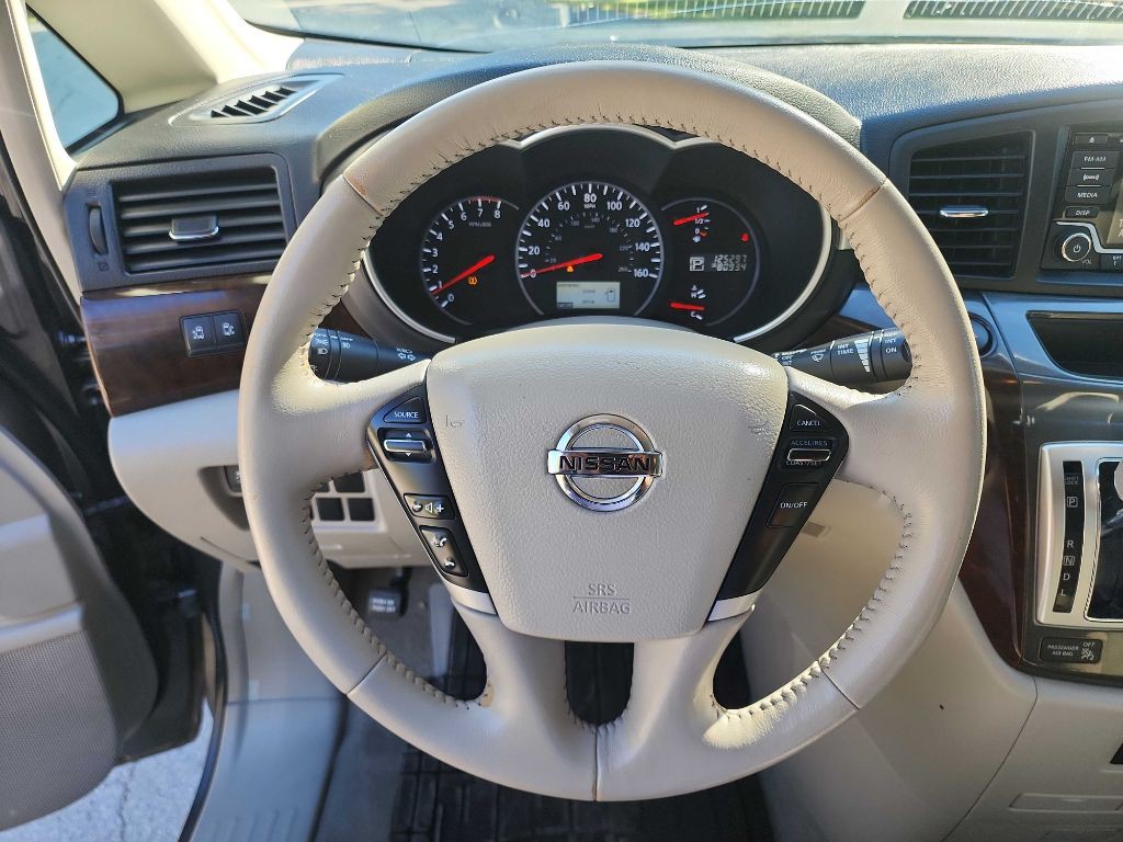 2017 Nissan Quest Image 16