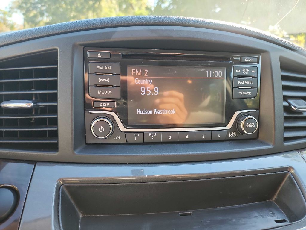 2017 Nissan Quest Image 23