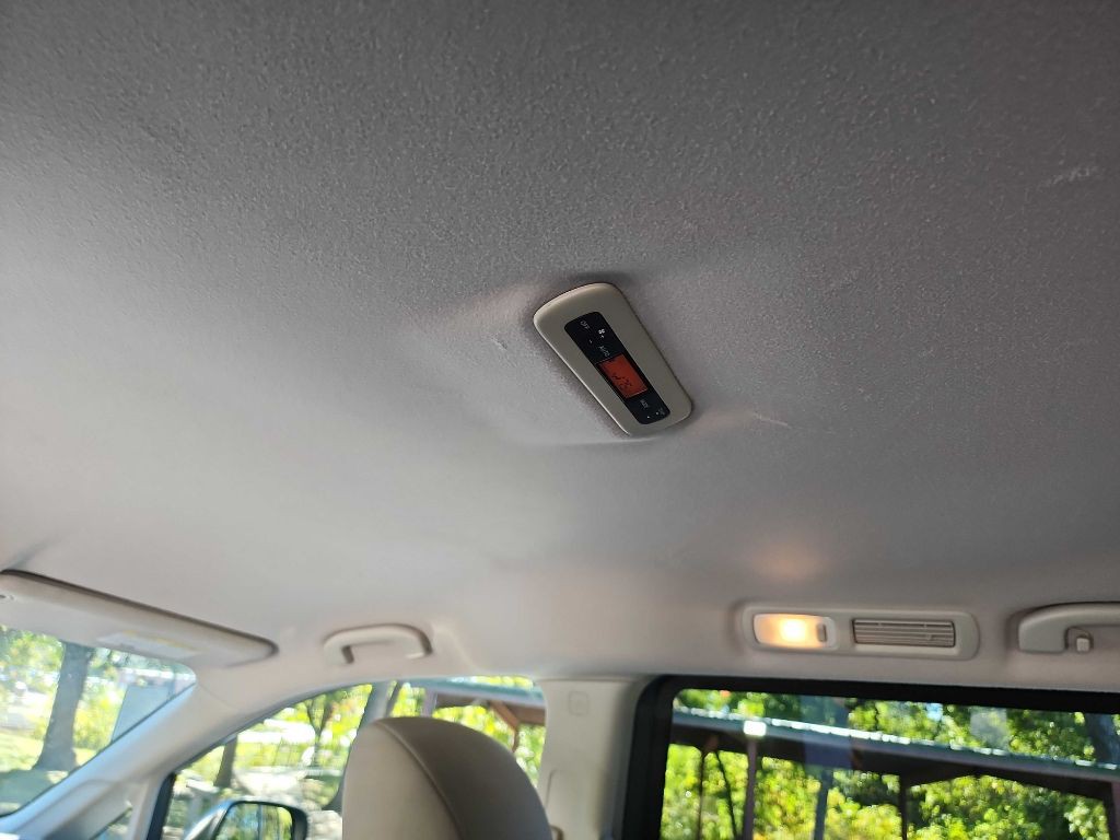 2017 Nissan Quest Image 29