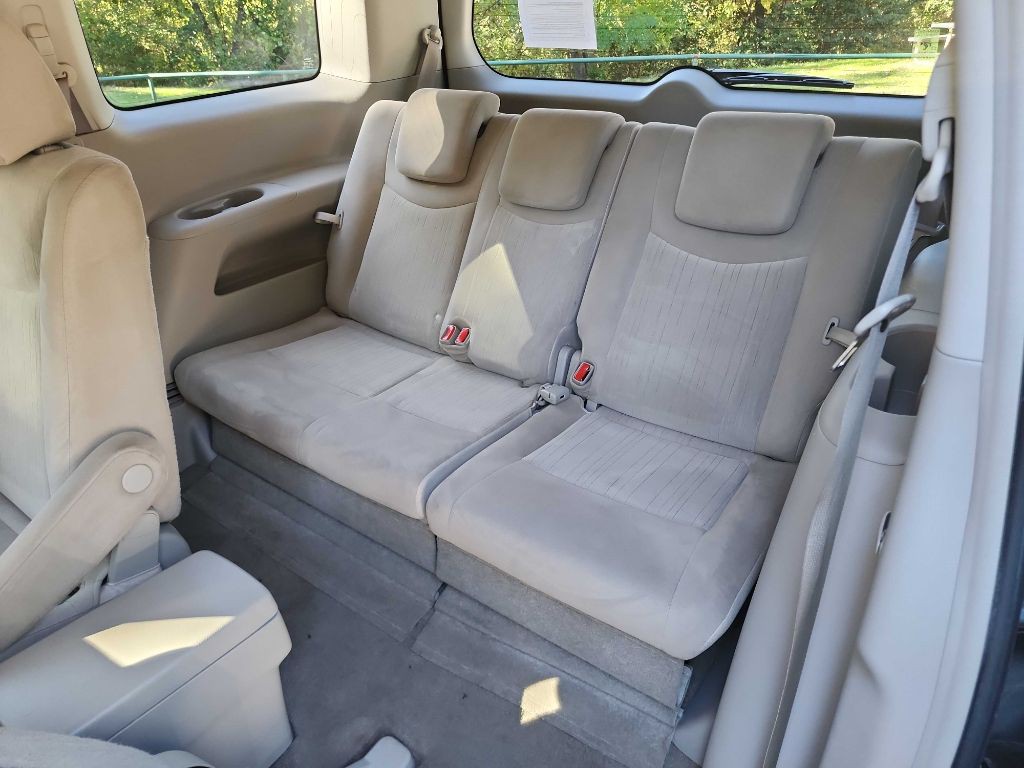 2017 Nissan Quest Image 31