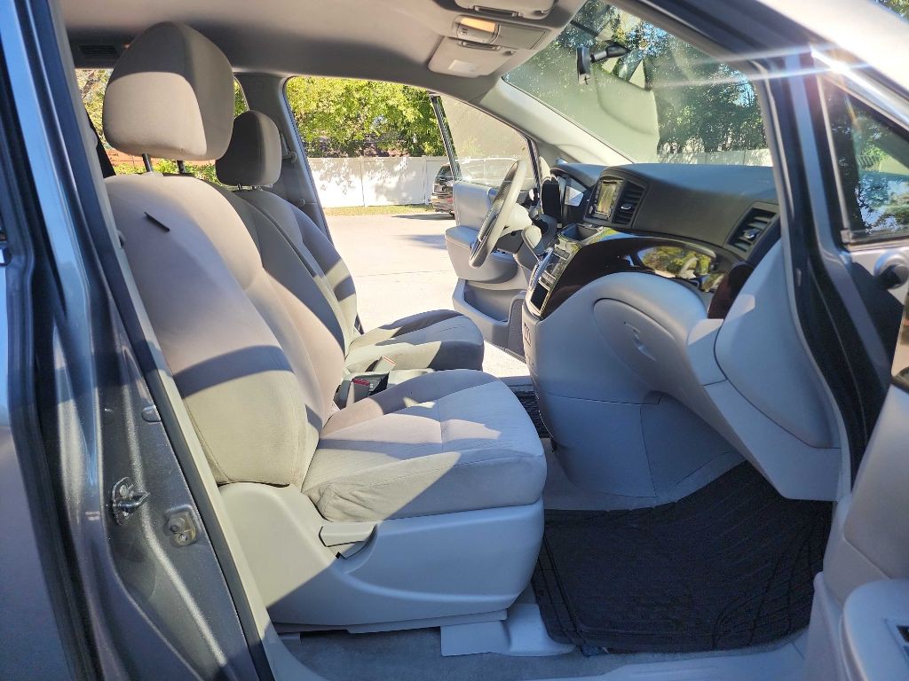 2017 Nissan Quest Image 35