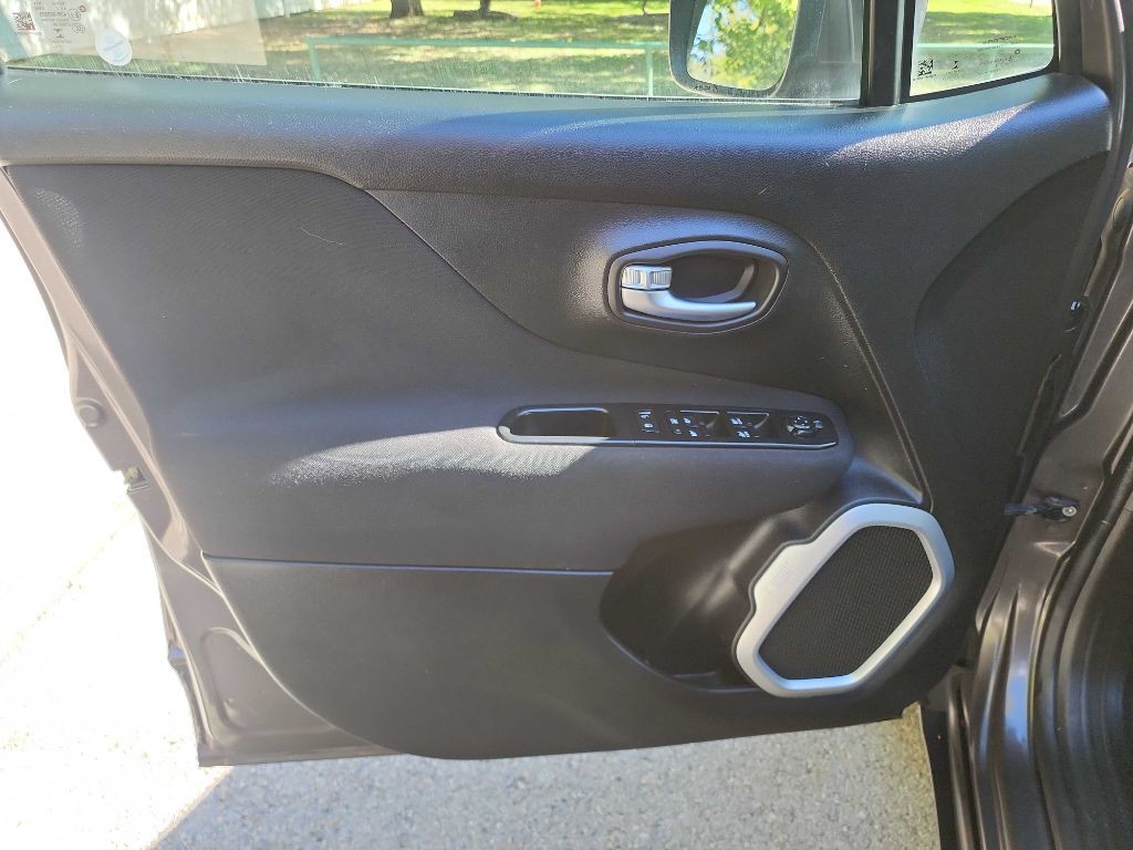 2018 Jeep Renegade Image 13