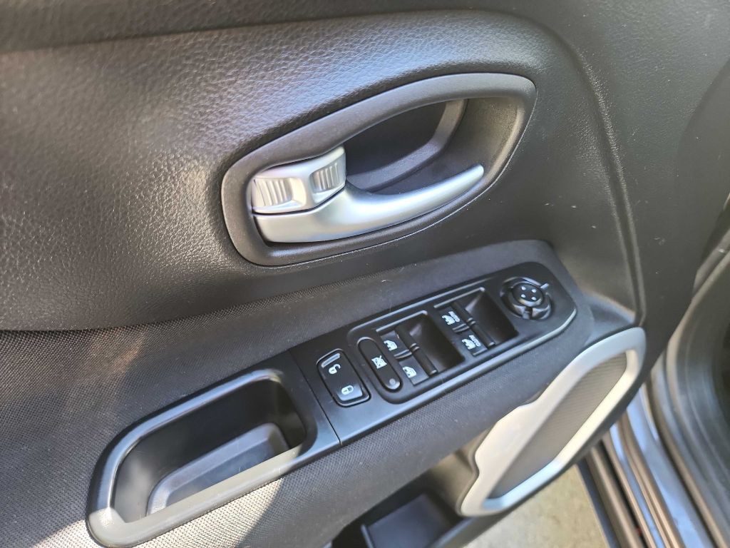 2018 Jeep Renegade Image 14