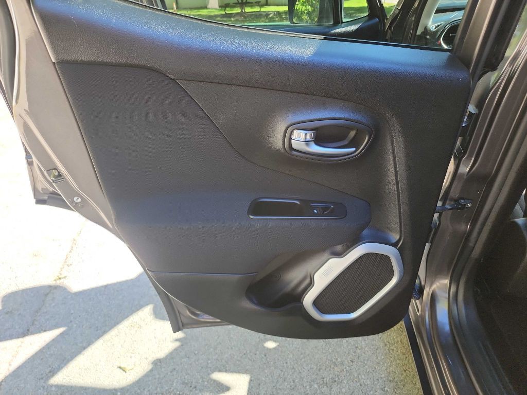 2018 Jeep Renegade Image 25