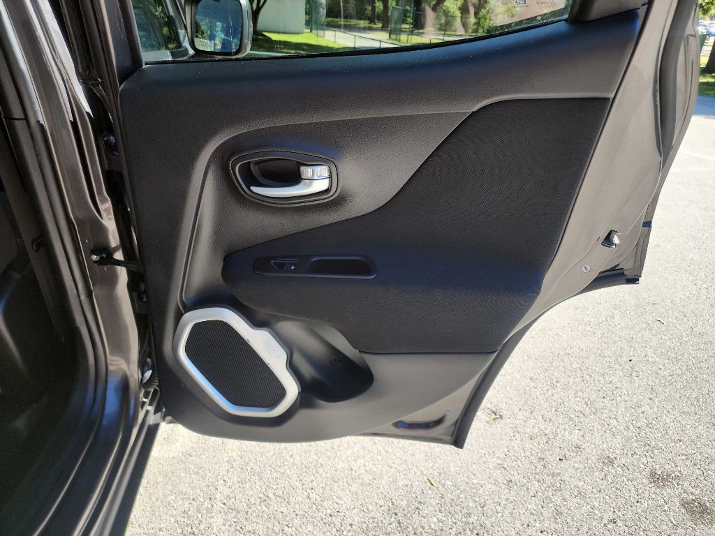 2018 Jeep Renegade Image 30