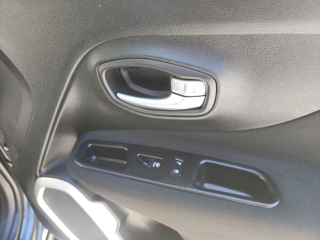 2018 Jeep Renegade Image 33