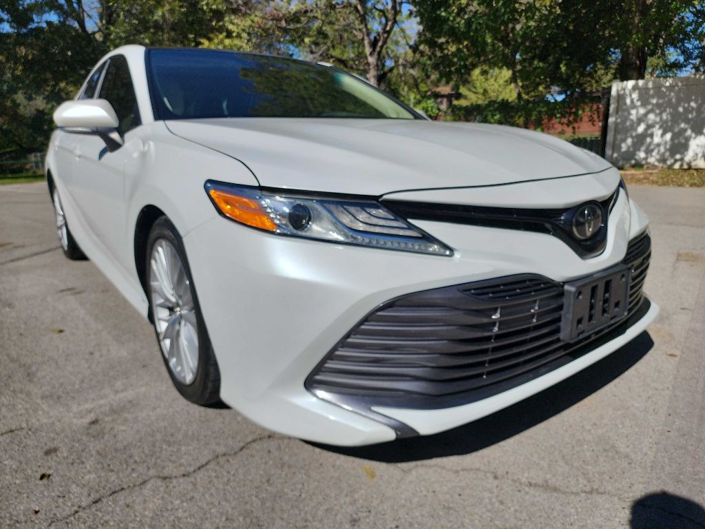 2019 Toyota Camry Image 1