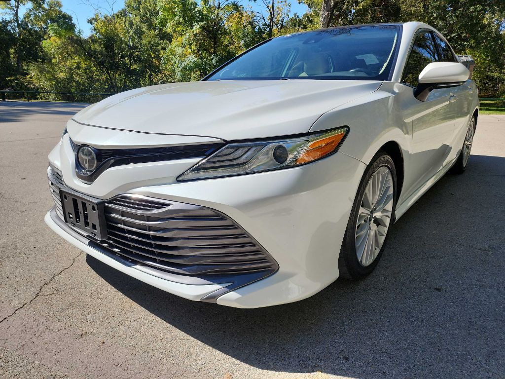 2019 Toyota Camry Image 3