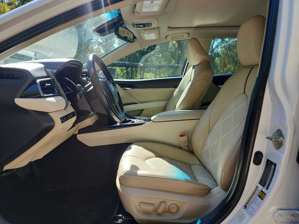 2019 Toyota Camry Image 13