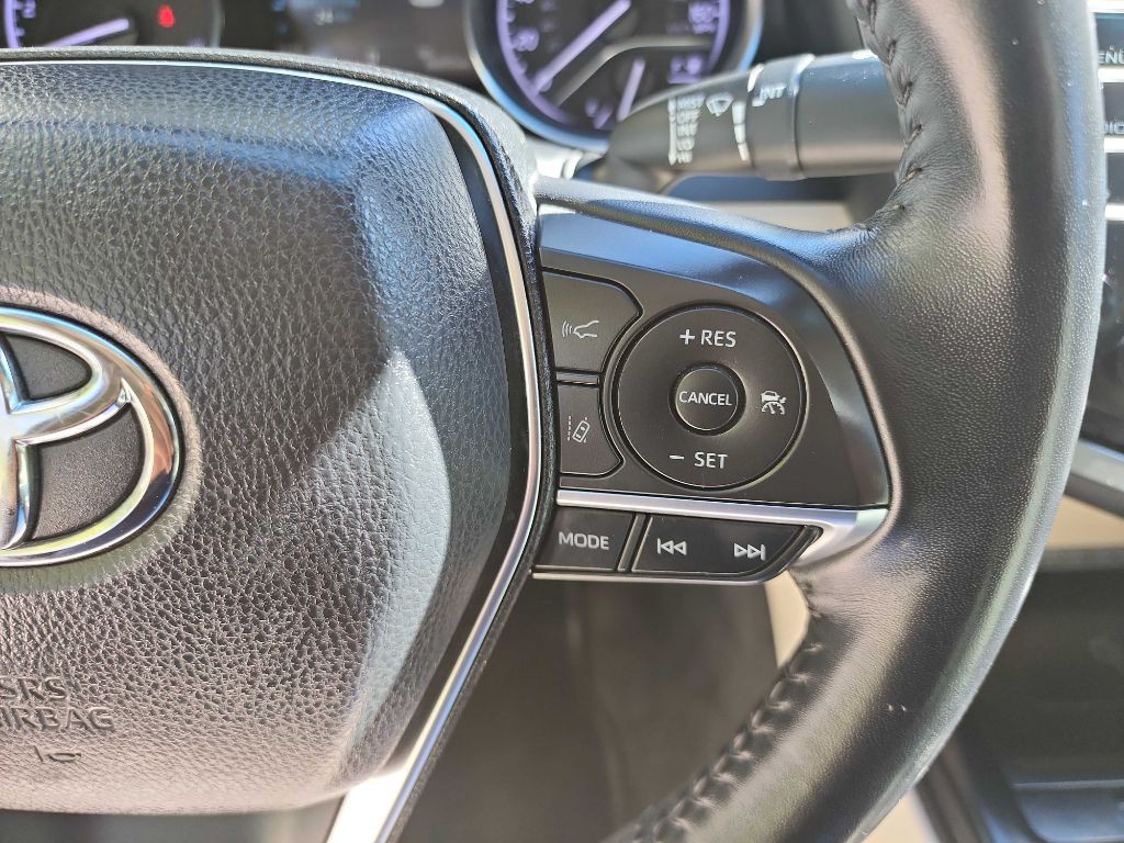 2019 Toyota Camry Image 16