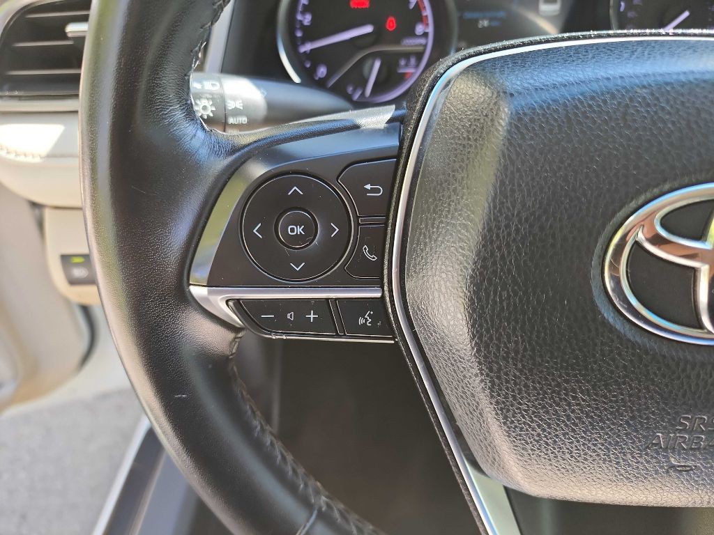 2019 Toyota Camry Image 17