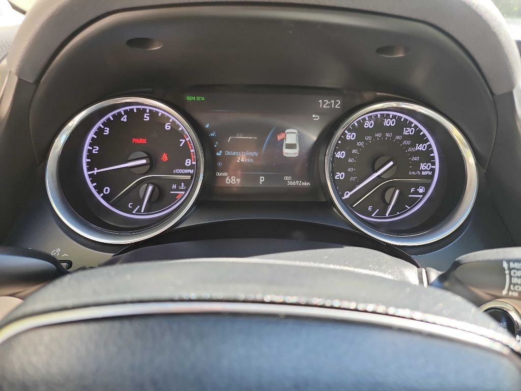 2019 Toyota Camry Image 18