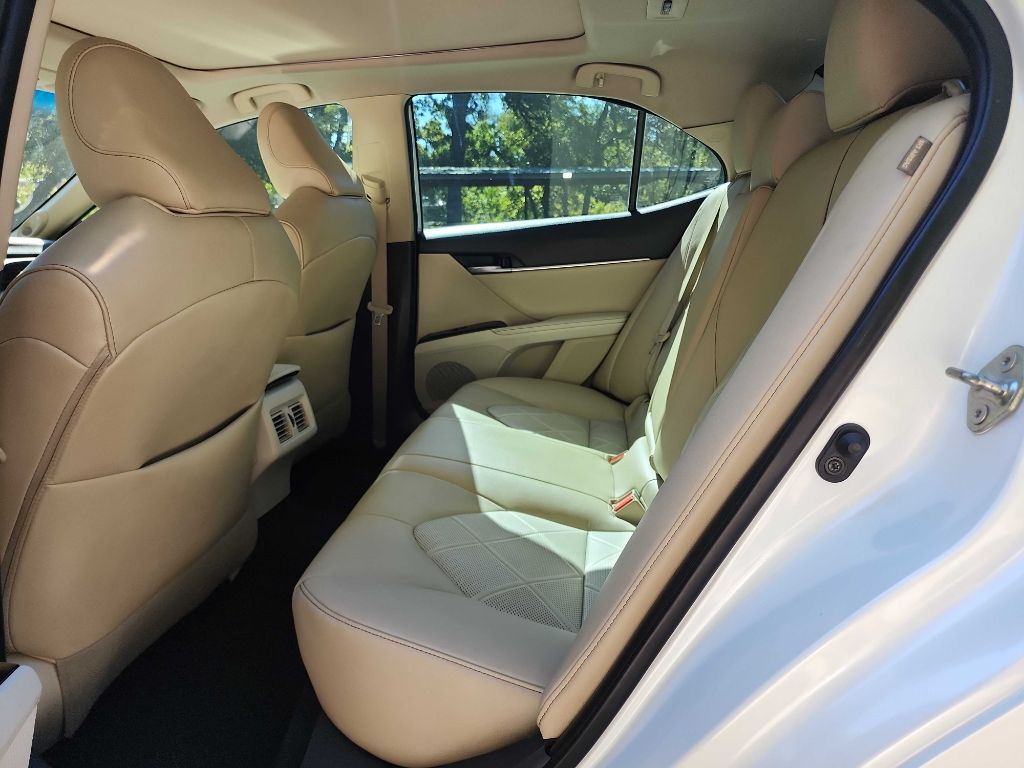 2019 Toyota Camry Image 25