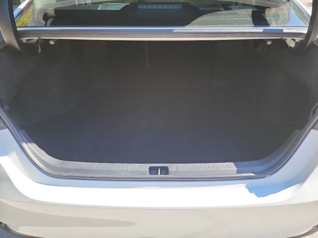 2019 Toyota Camry Image 27