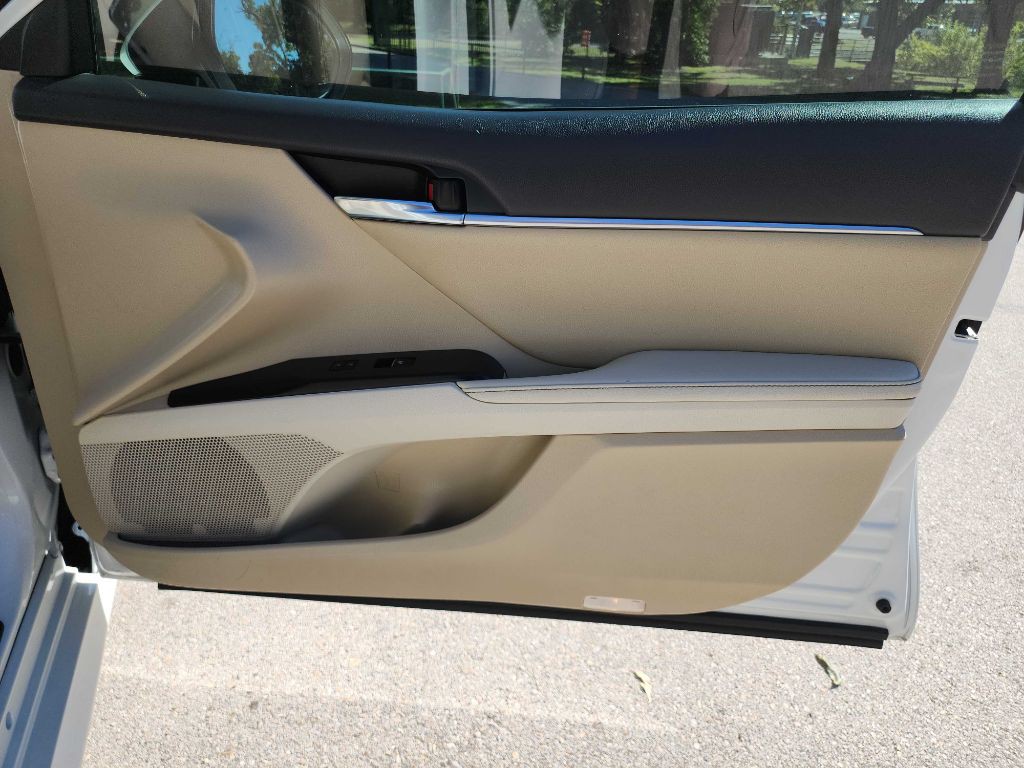 2019 Toyota Camry Image 31