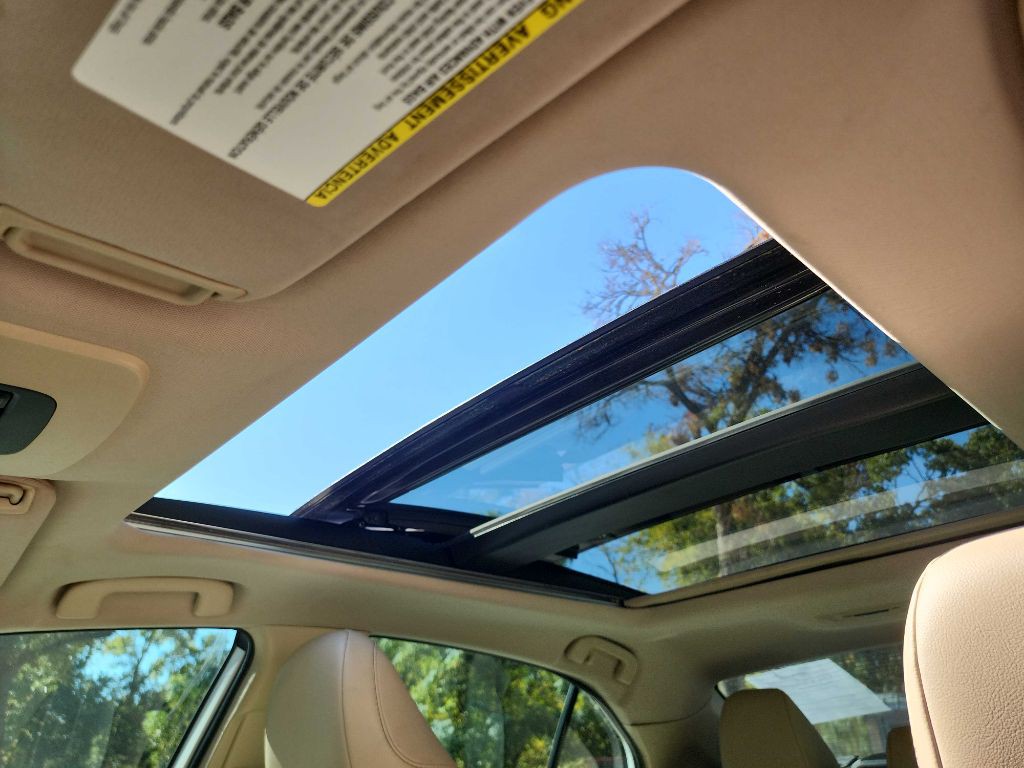 2019 Toyota Camry Image 32