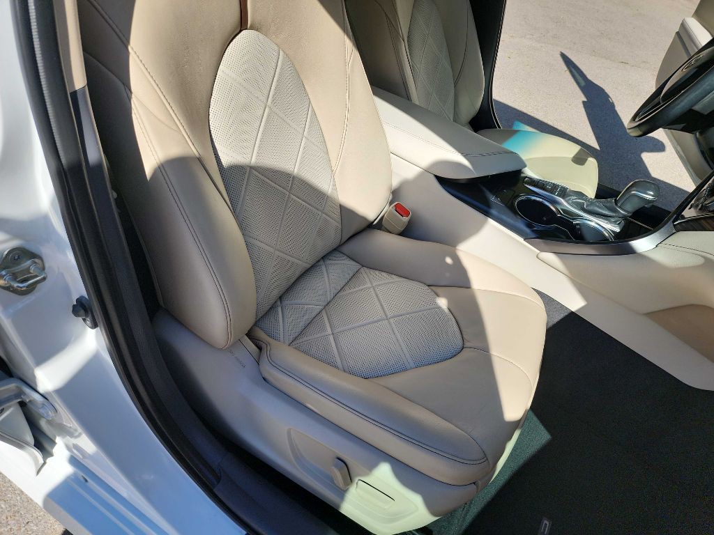 2019 Toyota Camry Image 34