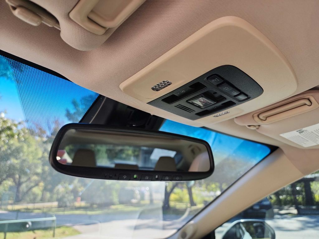 2019 Toyota Camry Image 35