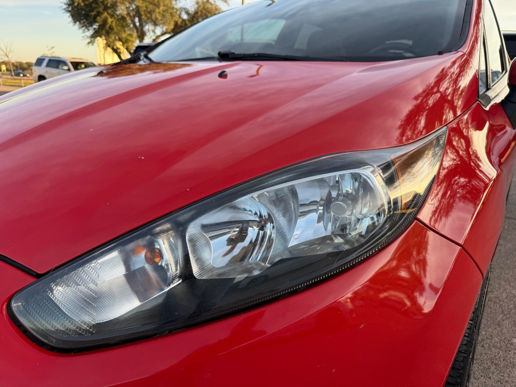 2014 Ford Fiesta Image 9