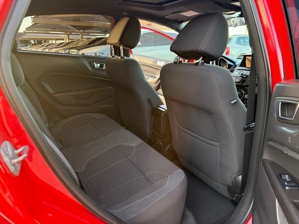 2014 Ford Fiesta Image 16