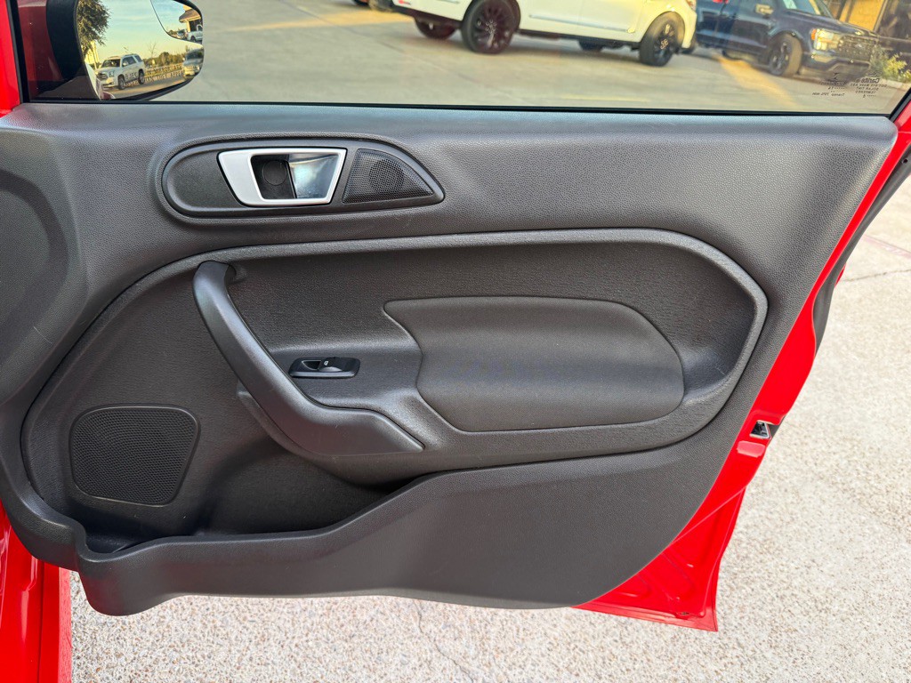 2014 Ford Fiesta Image 23