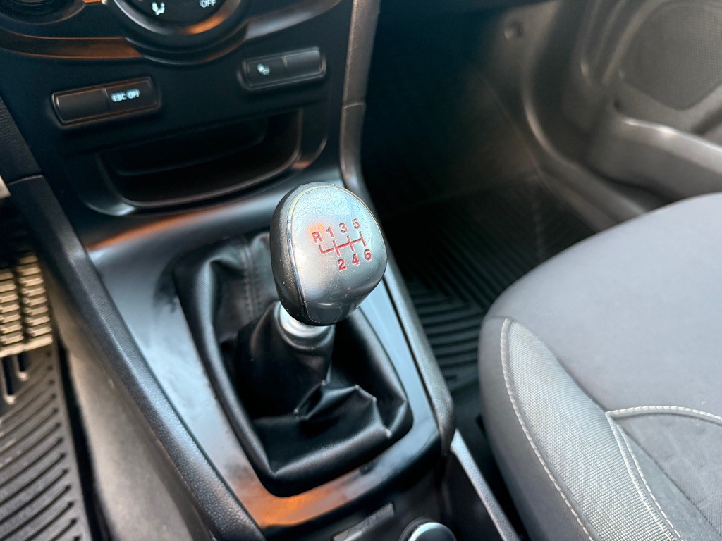 2014 Ford Fiesta Image 25