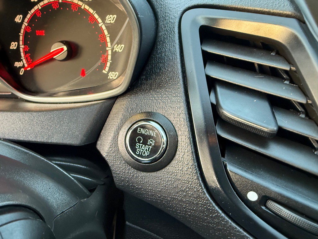 2014 Ford Fiesta Image 33