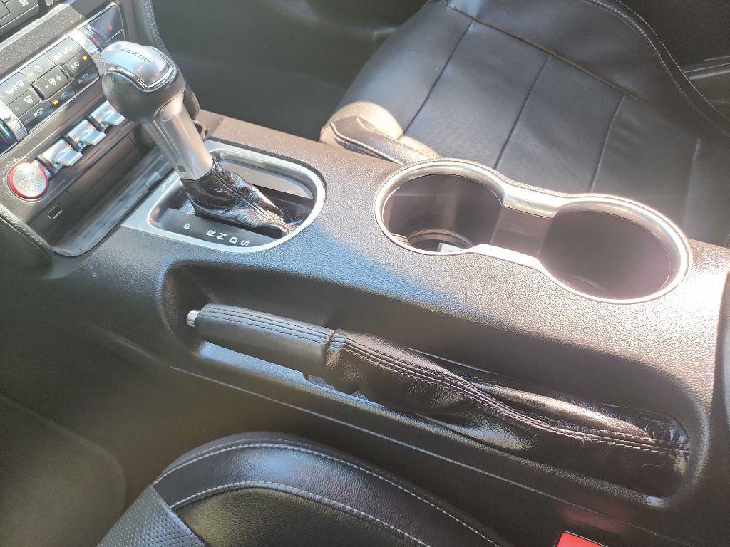 2020 Ford Mustang Image 25