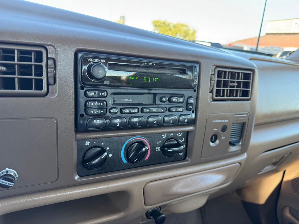 1999 Ford F-250 Image 31