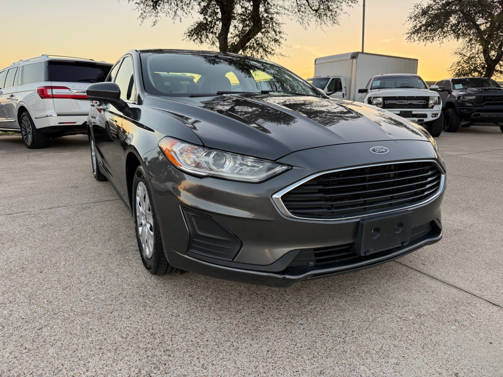2020 Ford Fusion Image 1