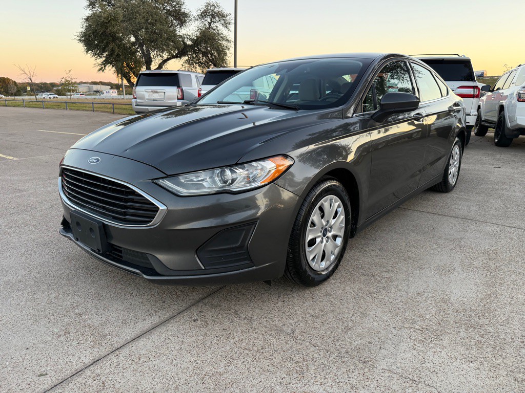 2020 Ford Fusion Image 3