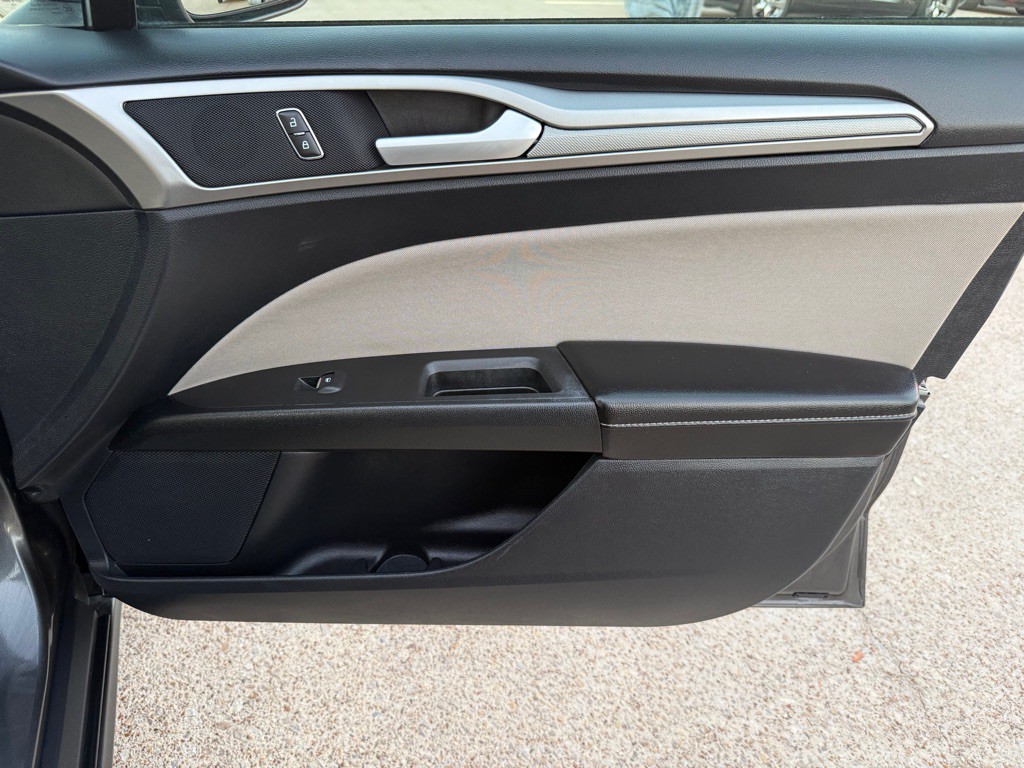 2020 Ford Fusion Image 20