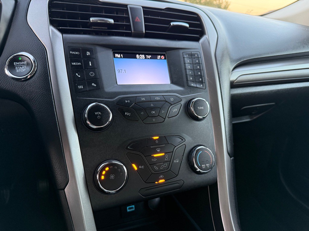 2020 Ford Fusion Image 28