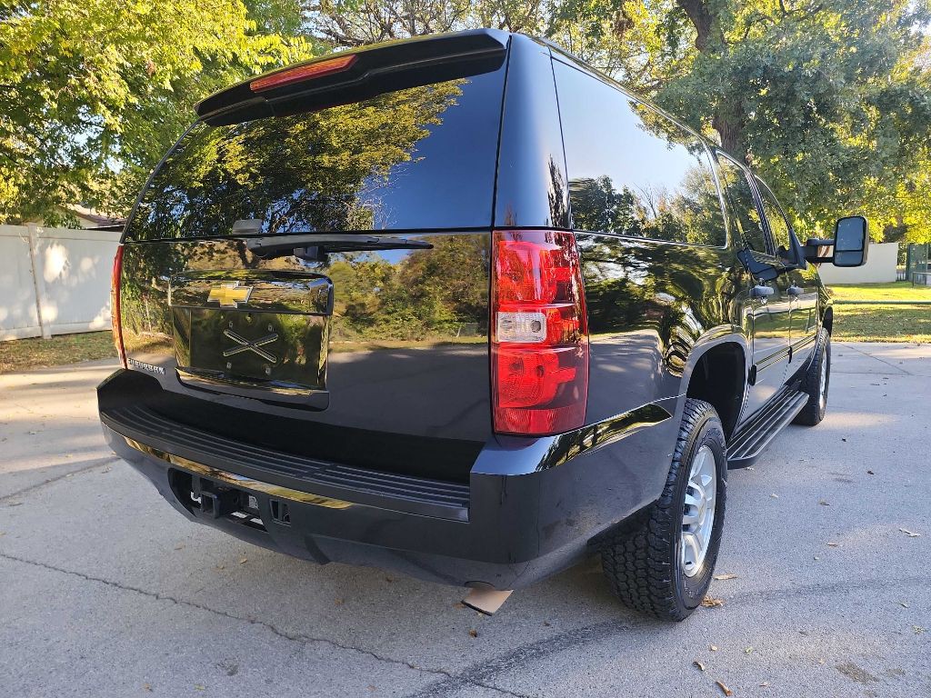 2010 Chevrolet Suburban Image 7