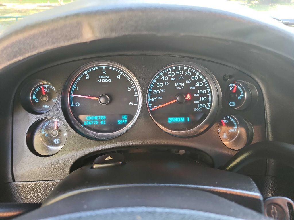 2010 Chevrolet Suburban Image 17