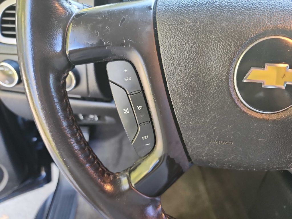 2010 Chevrolet Suburban Image 18