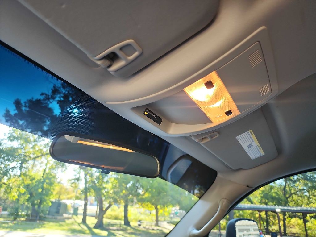 2010 Chevrolet Suburban Image 20