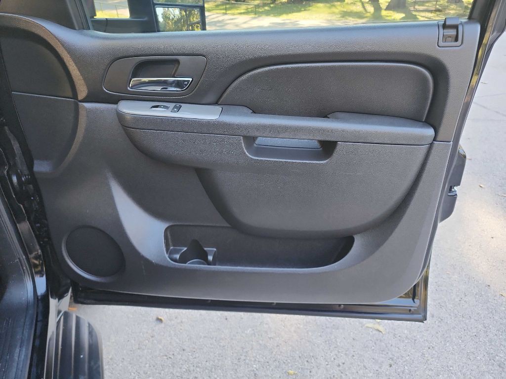 2010 Chevrolet Suburban Image 31